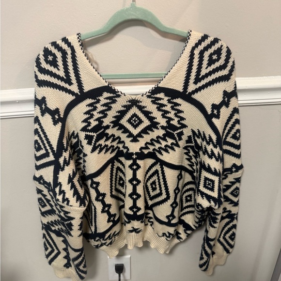 POL Black and Cream Geometric Sweater - Picture 6 of 6